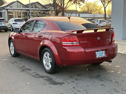Used 2010 Dodge Avenger R/T image 3