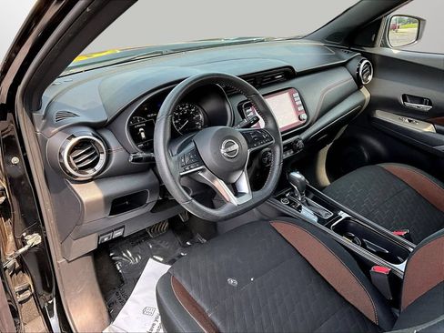Used 2024 Nissan Kicks SR FWD image 16