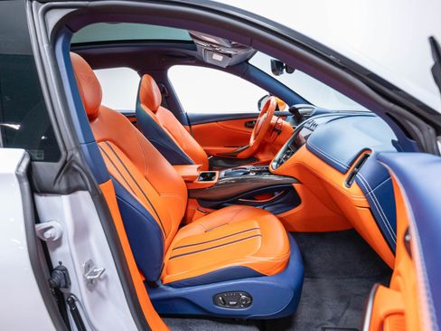 Used 2021 Aston Martin DBX AWD/4WD image 43