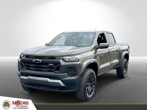 Used 2025 Chevrolet Colorado Trail Boss AWD/4WD image 1