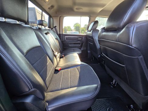 Used 2018 RAM 2500 Big Horn w/ Sport Appearance Group image 8