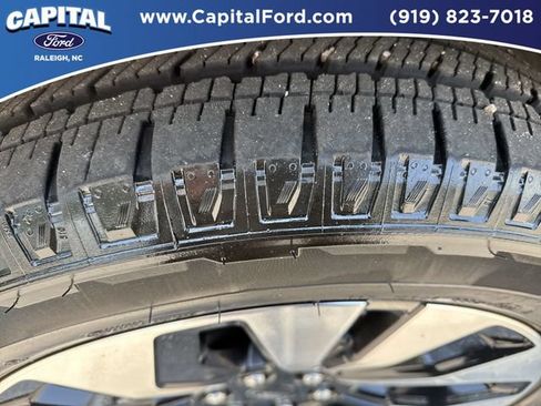 Certified 2025 Ford Expedition Max Platinum w/ Driver's Package AWD/4WD image 14