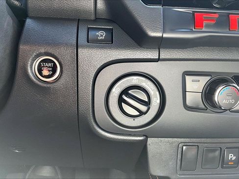 Used 2025 Nissan Frontier PRO-4X AWD/4WD image 16
