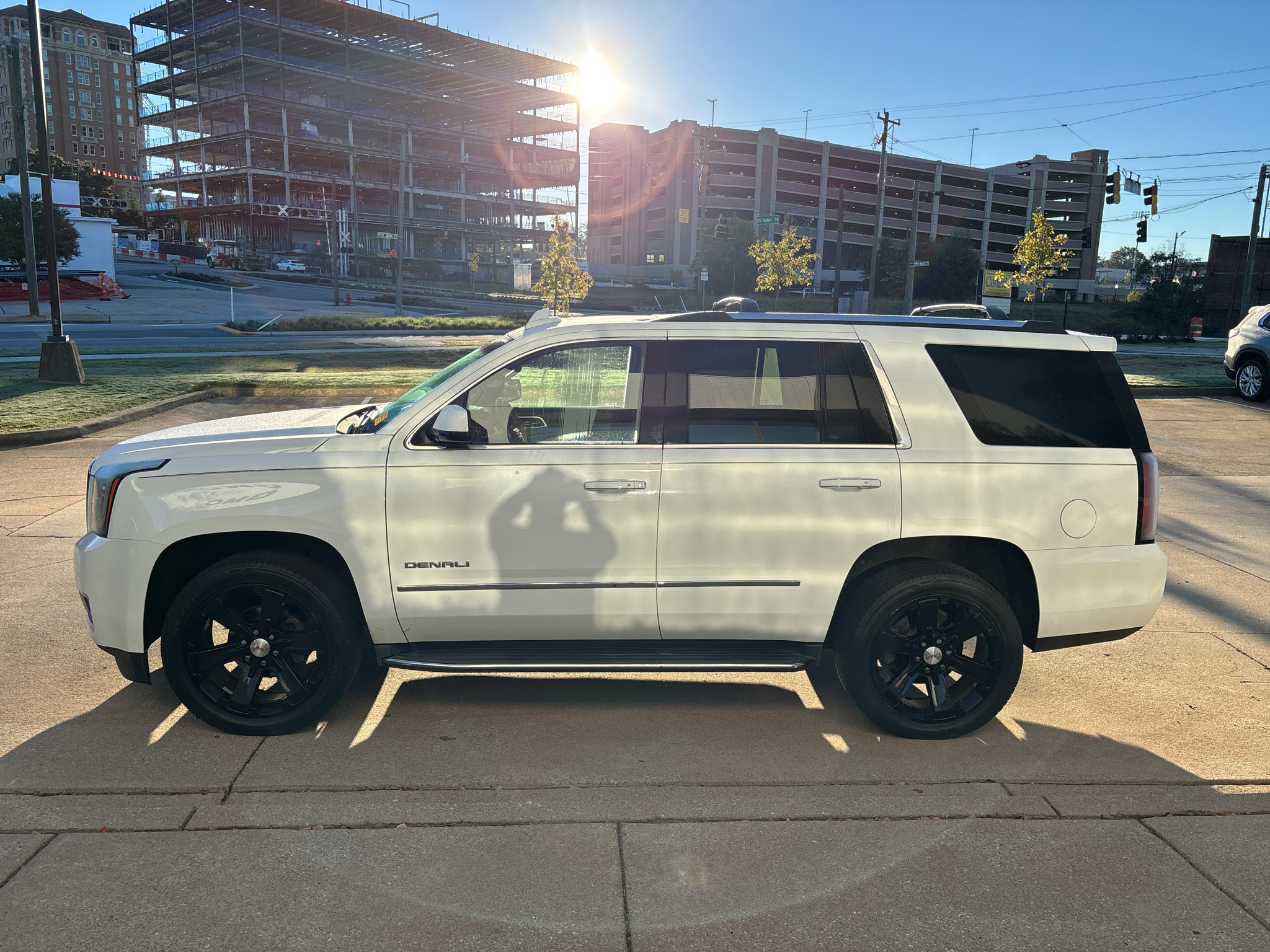 Used 2016 GMC Yukon Denali w/ Open Road Package AWD/4WD image 5