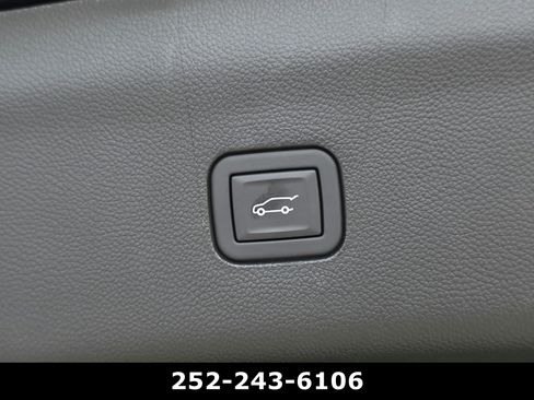 Used 2023 Buick Enclave Premium w/ Experience Buick Package FWD image 40