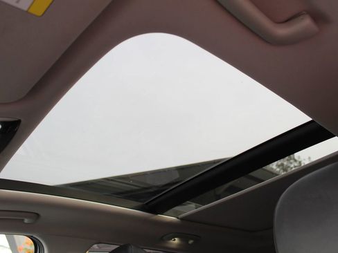 Used 2022 Kia Sorento EX w/ Panoramic Sunroof Package image 29