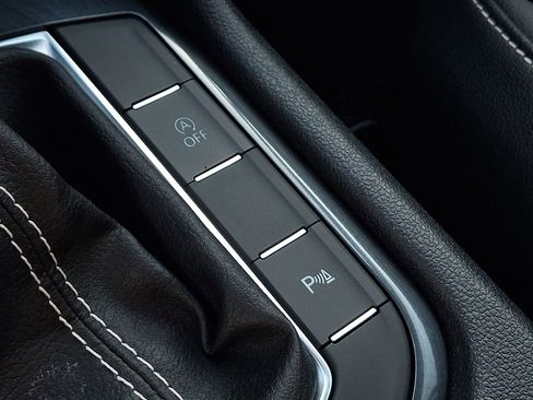 Certified 2023 Volkswagen Tiguan SE R-Line image 27