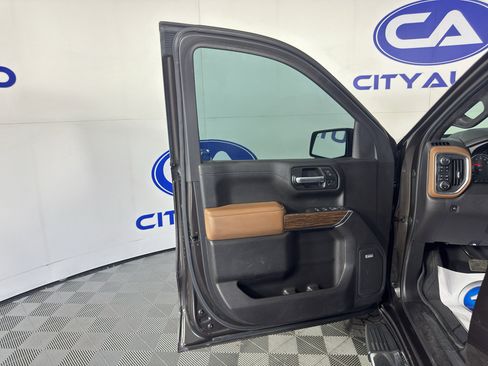 Used 2021 Chevrolet Silverado 1500 High Country w/ Technology Package AWD/4WD image 14