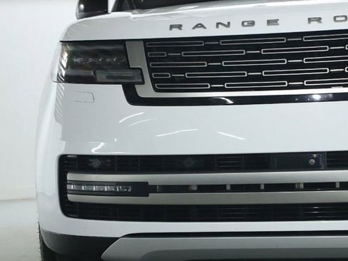 Used 2024 Land Rover Range Rover SE AWD/4WD image 4
