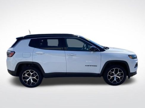 Used 2024 Jeep Compass Limited AWD/4WD image 9