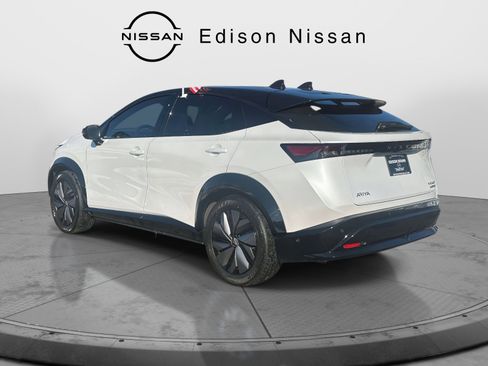 Used 2024 Nissan Ariya AWD image 5