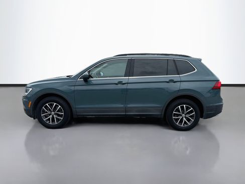 Used 2019 Volkswagen Tiguan SE w/ Panoramic Sunroof Package AWD/4WD image 2