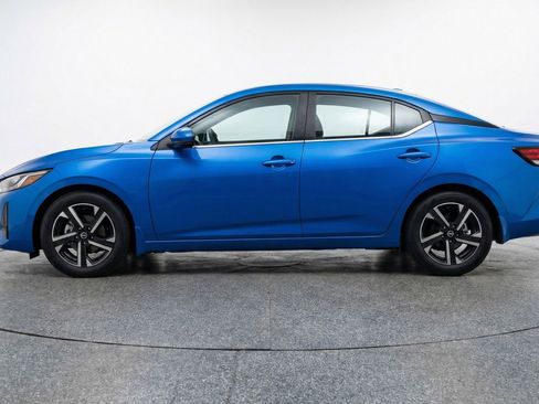 Used 2025 Nissan Sentra SV image 5