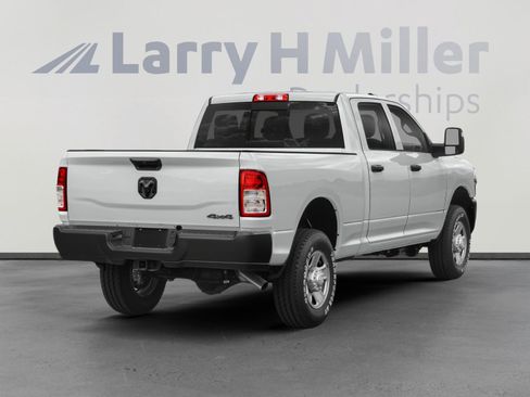 Used 2023 RAM 2500 Tradesman w/ Chrome Appearance Group AWD/4WD image 2