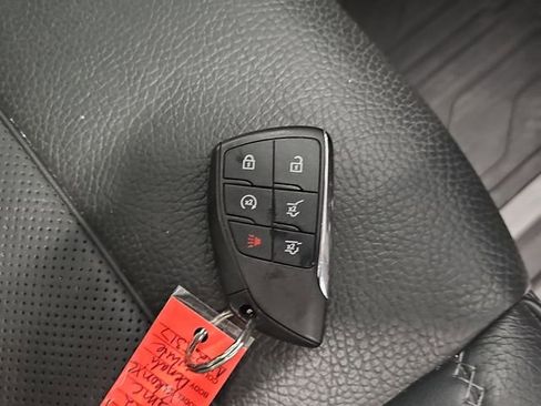 Used 2022 GMC Yukon XL Denali w/ Denali Premium Package AWD/4WD image 28