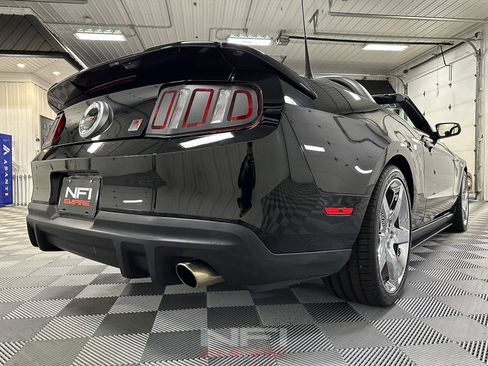 Used 2010 Ford Mustang GT image 27