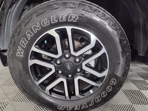 Used 2024 Ford Ranger Lariat w/ FX4 Off-Road Package AWD/4WD image 7