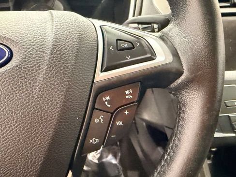 Used 2019 Ford Fusion SE FWD image 17