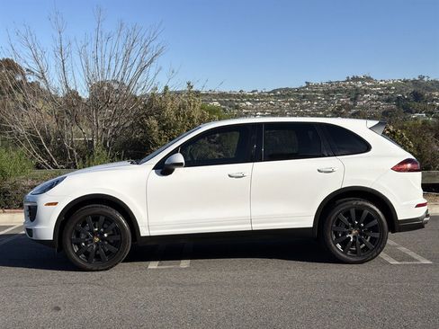 Used 2016 Porsche Cayenne S image 3