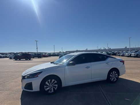 Certified 2025 Nissan Altima 2.5 S image 10