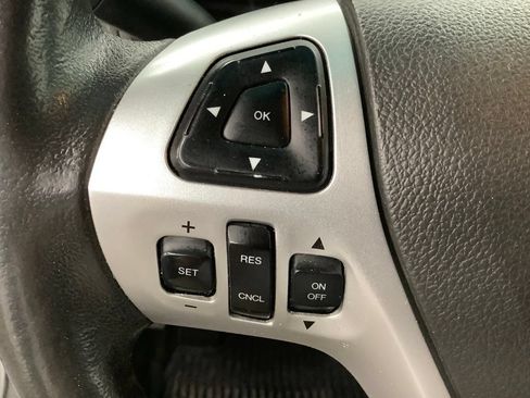 Used 2015 Ford Explorer XLT w/ Equipment Group 202A FWD image 16