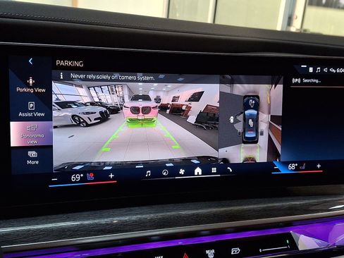 Used 2025 BMW i7 eDrive50 w/ M Sport Package RWD image 14