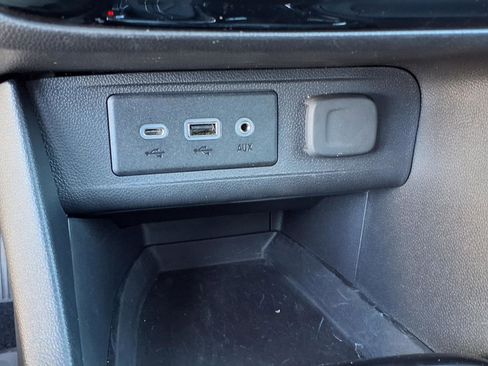 Used 2023 Buick Encore GX Essence w/ Experience Buick Package image 21