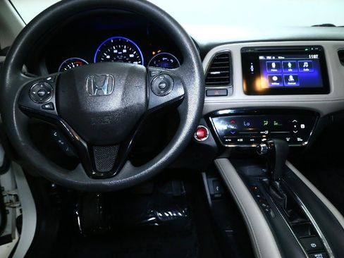Used 2018 Honda HR-V EX image 28
