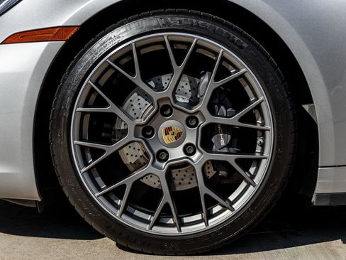 Certified 2022 Porsche 911 Carrera image 16