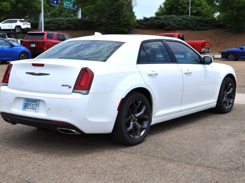 Used 2023 Chrysler 300 S w/ Comfort Group RWD image 26