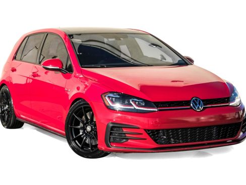 Used 2018 Volkswagen GTI SE w/ SE Leather Package image 6