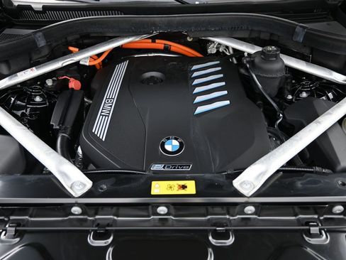 Certified 2023 BMW X5 xDrive45e w/ M Sport Package image 23