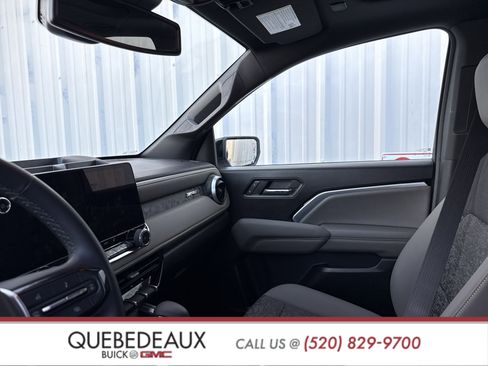 Used 2024 Chevrolet Colorado ZR2 w/ Technology Package image 23