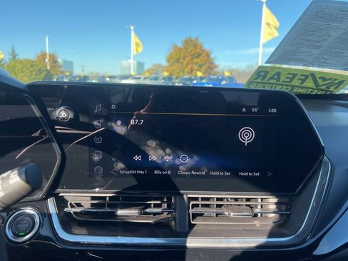 Used 2025 Chevrolet Trax RS w/ Driver Confidence Package image 19