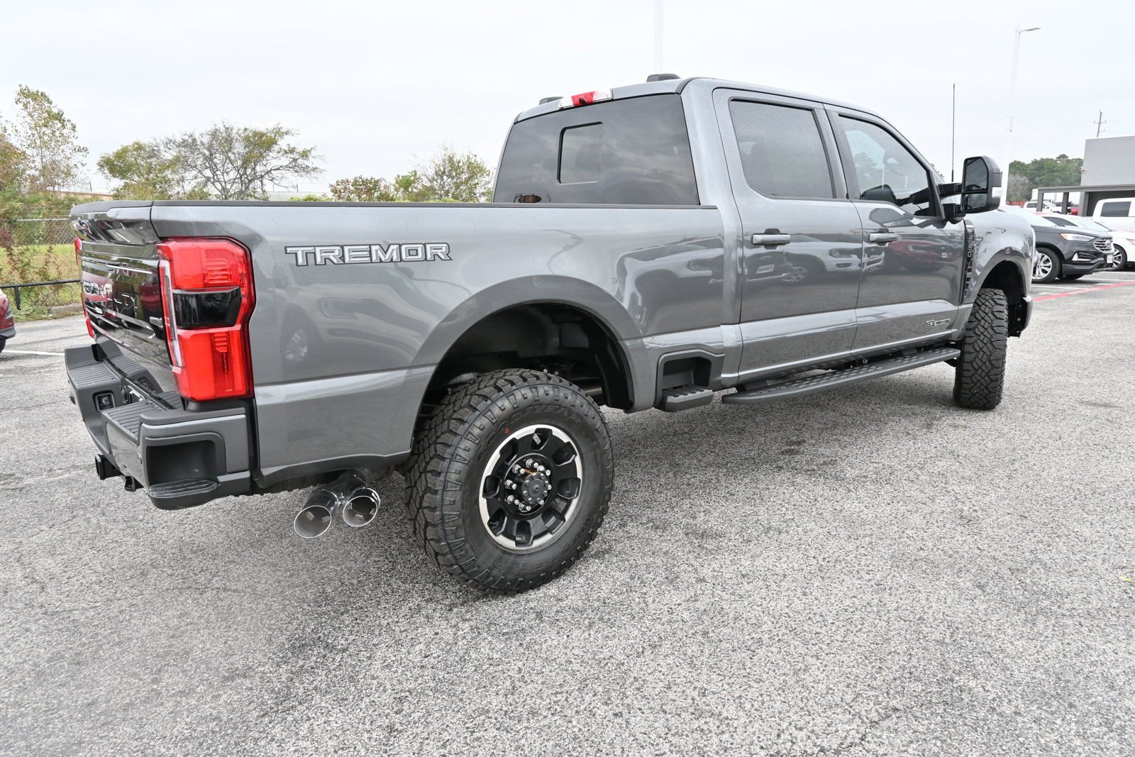 New 2026 Ford F250 Platinum w/ Tremor Off-Road Package AWD/4WD image 3