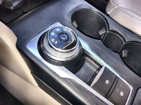 Used 2021 Ford Escape SEL w/ Technology Package image 19