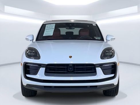 Certified 2023 Porsche Macan Turbo image 2