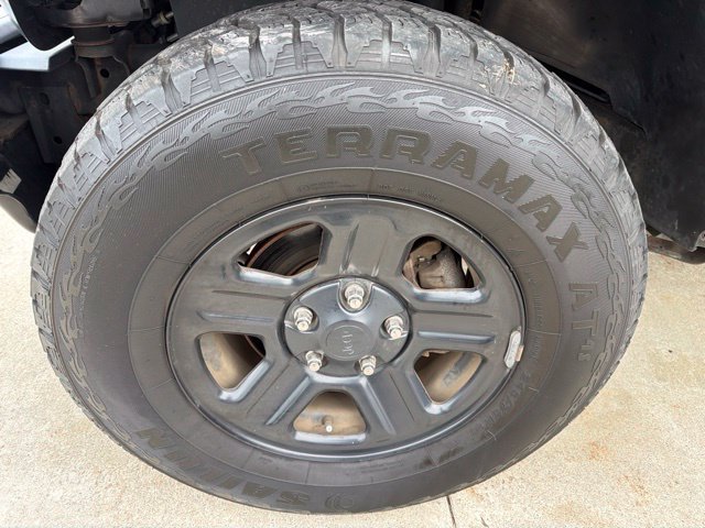 Used 2018 Jeep Wrangler Unlimited Sport AWD/4WD image 9