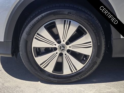 Used 2025 Mercedes-Benz EQB 300 4MATIC image 12