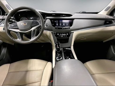 Used 2020 Cadillac XT5 Premium Luxury AWD/4WD image 9