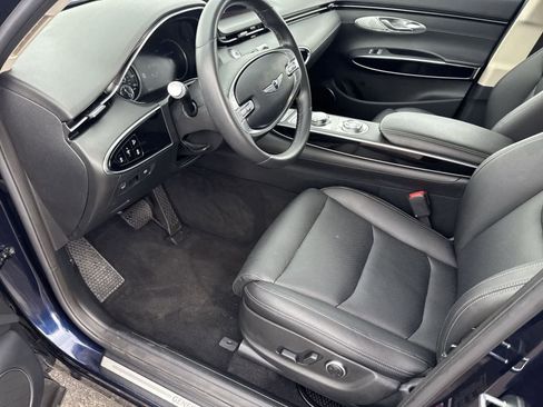 Used 2025 Genesis GV70 2.5T AWD/4WD image 16
