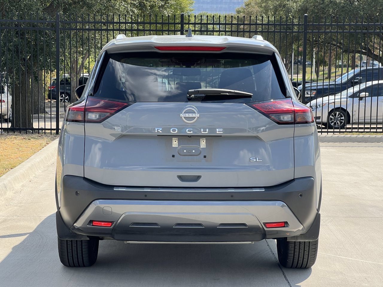 Used 2023 Nissan Rogue SL w/ SL Premium Package FWD image 4