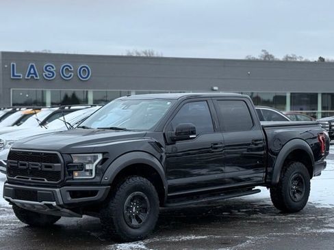 Certified 2018 Ford F150 Raptor w/ Equipment Group 802A Luxury image 31