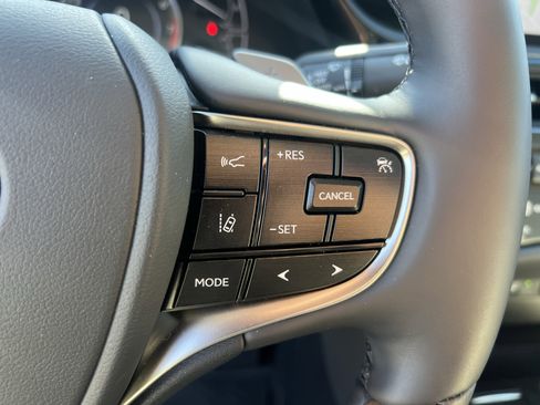 Used 2025 Lexus ES 350 Ultra Luxury w/ Accessory Package (Z2) FWD image 23