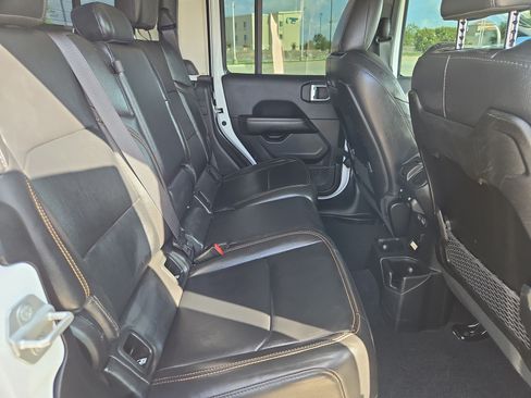 Used 2024 Jeep Gladiator Sport AWD/4WD image 31