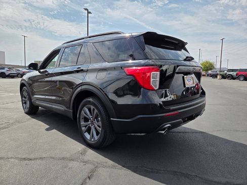 Certified 2023 Ford Explorer XLT w/ Equipment Group 202A AWD/4WD image 4