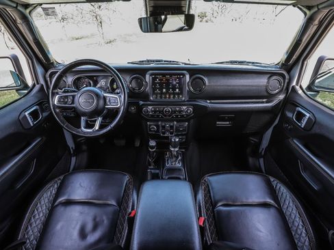 Used 2022 Jeep Wrangler Unlimited Sahara AWD/4WD image 3