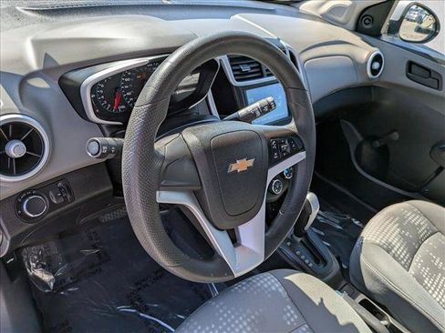 Used 2017 Chevrolet Sonic LT FWD image 10