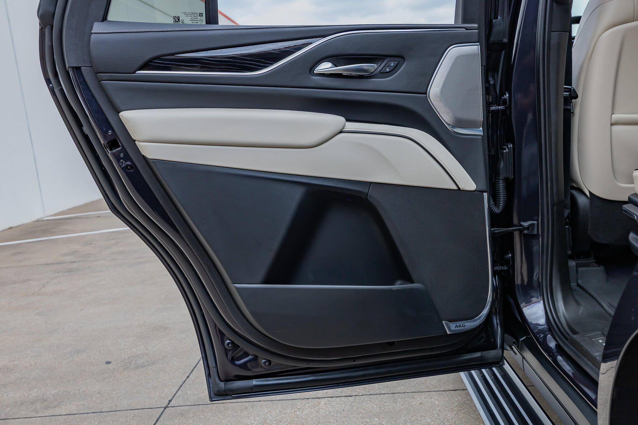 Used 2022 Cadillac Escalade Sport w/ Touring Package AWD/4WD image 40
