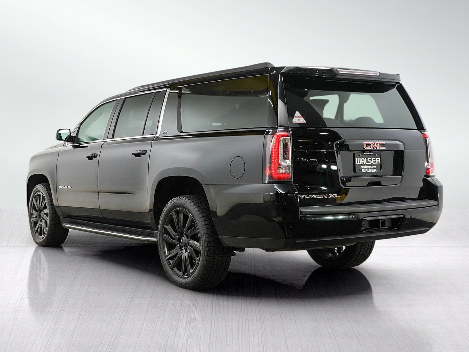 Used 2019 GMC Yukon XL SLT AWD/4WD image 3